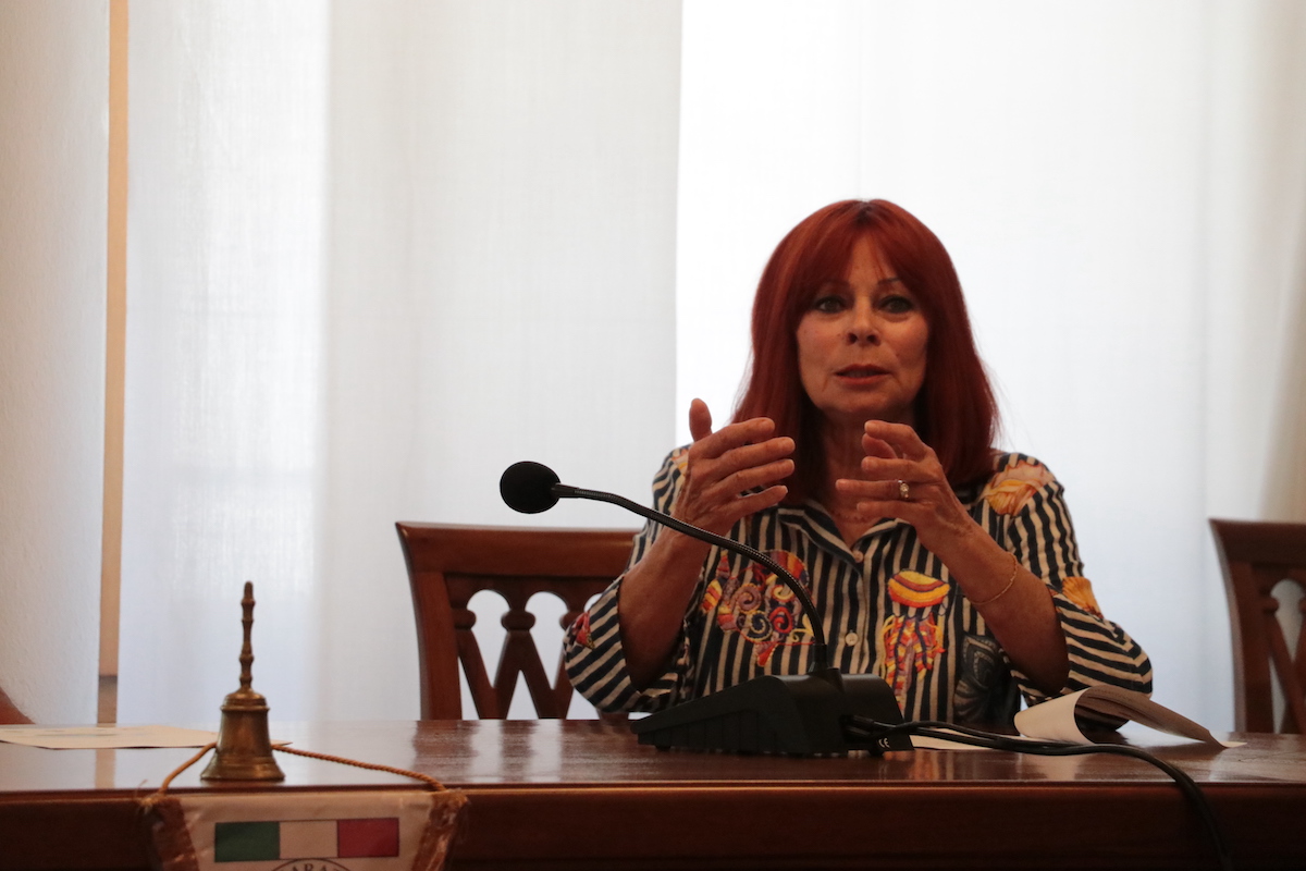 Lyana Calvesi
